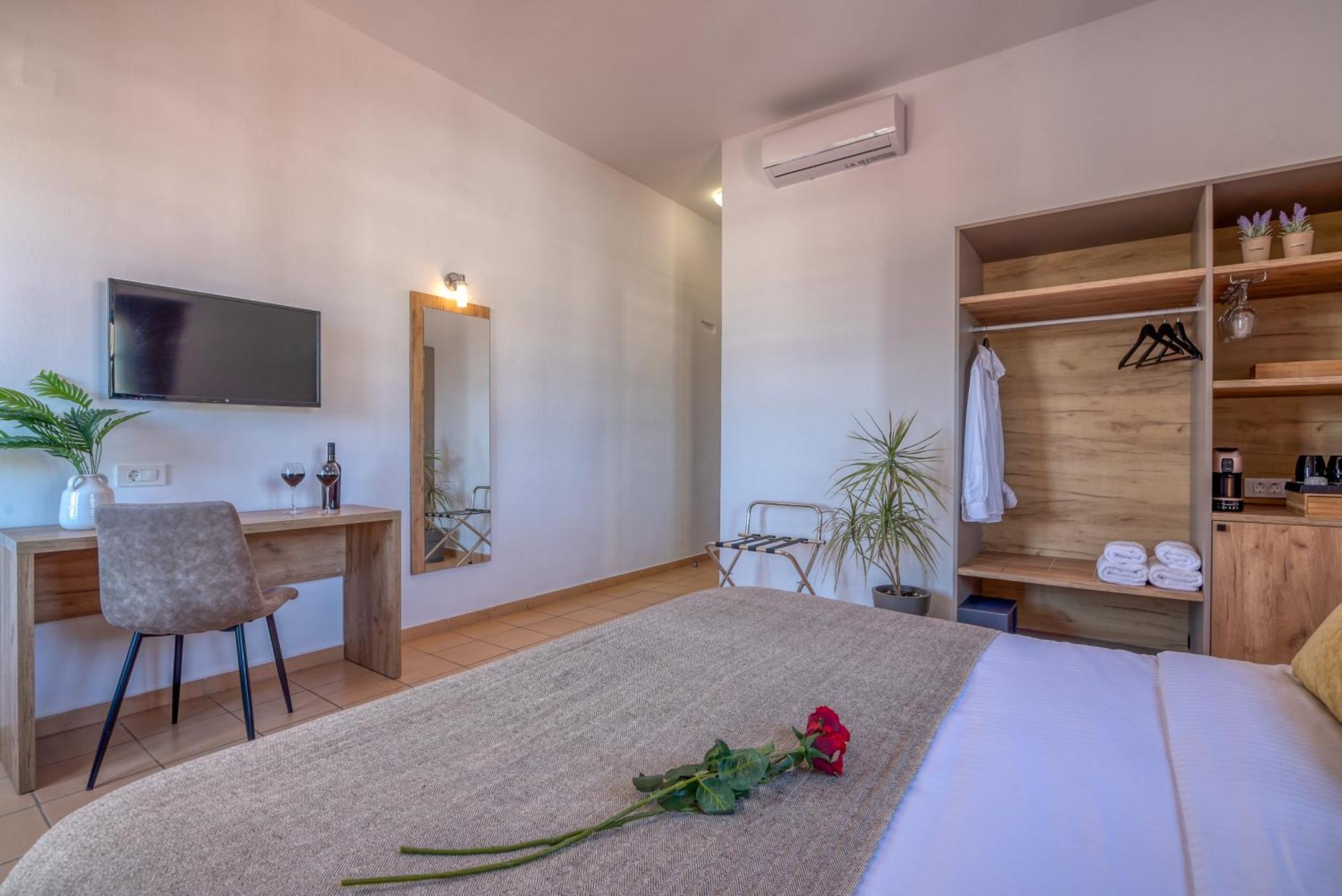 Kaliviani Traditional Hotel كيساموس المظهر الخارجي الصورة